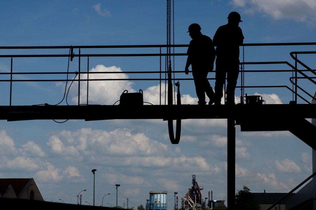 construction worker, workers, working at height-495373.jpg